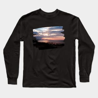 Beautiful purple pink orange sunset over ocean photo Long Sleeve T-Shirt